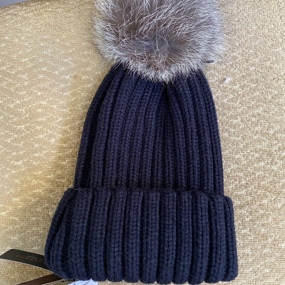 navy knit hat